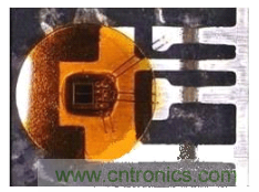 圖2：對(duì)于車(chē)用級(jí)R2Coupler產(chǎn)品如ACPL-M43T光電耦合器，Avago使用雙線(xiàn)強(qiáng)化關(guān)鍵功能連接