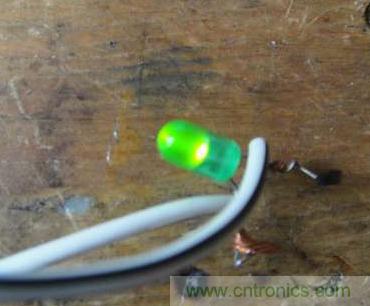 想減少電費嗎？DIY一個迷你風力發(fā)電機吧