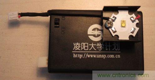 上接口插頭插座，套上熱縮管