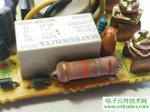 漏電保護(hù)器拆解：結(jié)構(gòu)有差異，做工不錯(cuò)