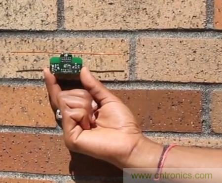 網友熱議：無電池手機能否實現(xiàn)？