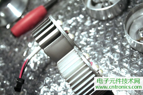 3W LED射燈拆解對(duì)比:普通版VS豪華版