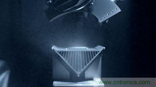 顛覆傳統(tǒng)設(shè)計(jì)，蘋(píng)果全新Mac Pro生產(chǎn)線探秘