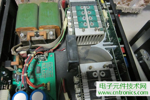 用料很給力！專業(yè)后級(jí)功放美國(guó)高峰FA1201拆解