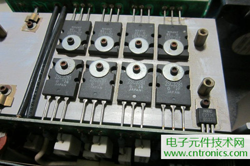 用料很給力！專業(yè)后級(jí)功放美國(guó)高峰FA1201拆解