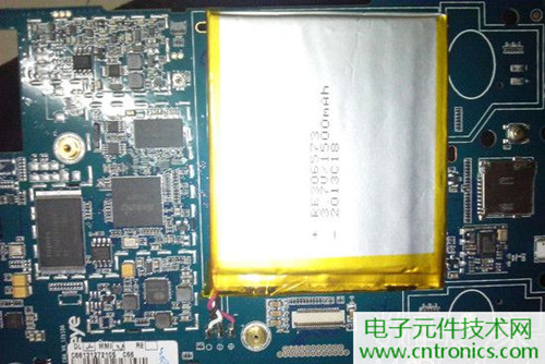 不怕摔的電紙書！一款柔性屏電子書閱讀器拆解