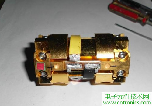 這貨一萬(wàn)三？50W半導(dǎo)體激光模塊拆解