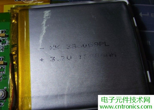 探秘電子紙！一款電紙書的電子墨水屏拆解