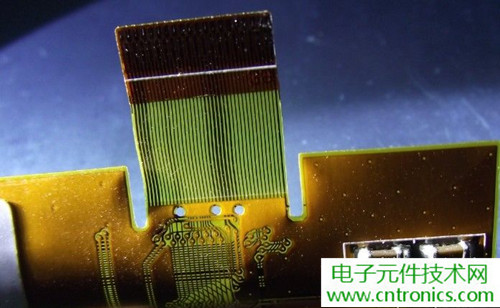 探秘電子紙！一款電紙書的電子墨水屏拆解