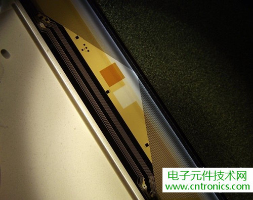 探秘電子紙！一款電紙書的電子墨水屏拆解