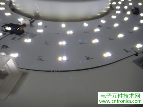 高端大氣上檔次！智能遙控調(diào)光LED吸頂燈拆解