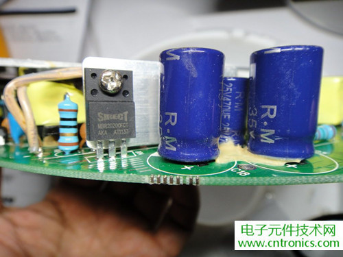 高端大氣上檔次！智能遙控調(diào)光LED吸頂燈拆解