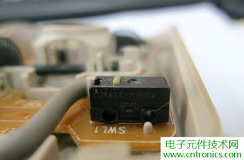 殿堂級機(jī)械鼠標(biāo)拆解：嘆精致做工！