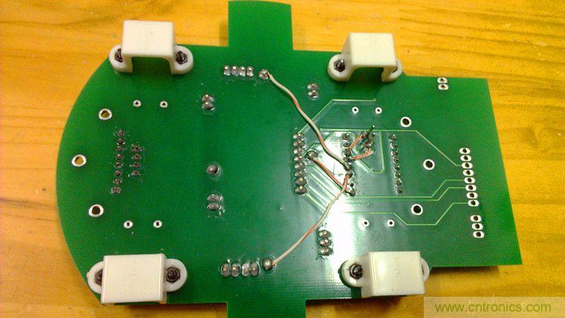 多圖殺貓！PCB版藍牙智能小車DIY