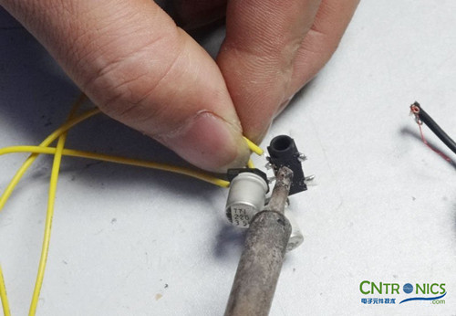 達人創(chuàng)意DIY:無線2.4G音頻收發(fā)器