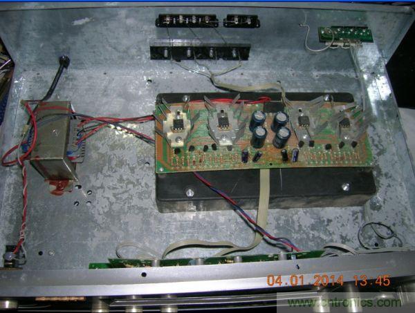 巧奪天工！大神利用山寨功放為高性價(jià)比逆變器"穿新衣"