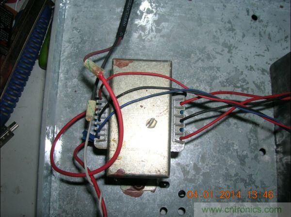 巧奪天工！大神利用山寨功放為高性價(jià)比逆變器"穿新衣"