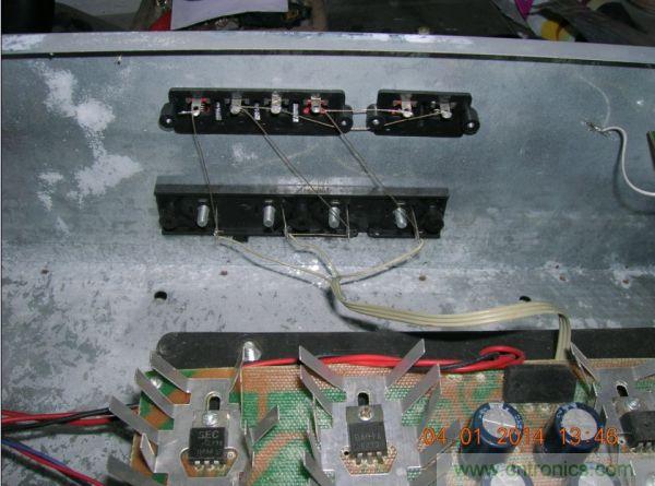 巧奪天工！大神利用山寨功放為高性價(jià)比逆變器"穿新衣"