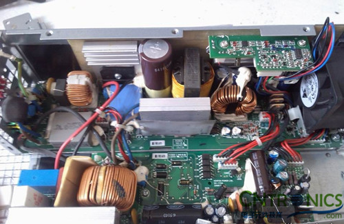 網(wǎng)友下雪天拆解DELL 12V 57.3A的開關(guān)電源自?shī)首詷?lè)