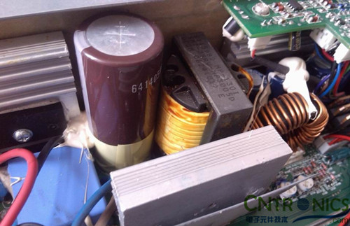 網(wǎng)友下雪天拆解DELL 12V 57.3A的開關(guān)電源自?shī)首詷?lè)