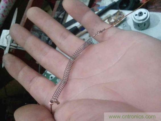 利用廢品制作熱風(fēng)槍！