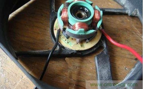 創(chuàng)意DIY！迷你風(fēng)力發(fā)電機(jī)！