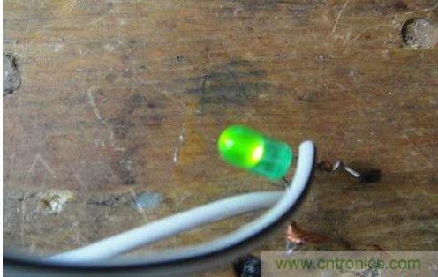 創(chuàng)意DIY！迷你風(fēng)力發(fā)電機(jī)！