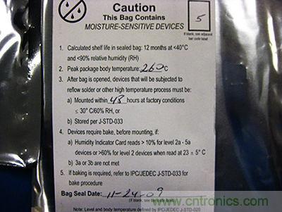 元器件的MSL標(biāo)簽，上面寫有敏感度等級(jí)5以及密封日期和烘烤指南
