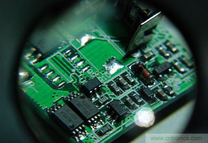 圖文并茂！移動電源升壓效率大檢測