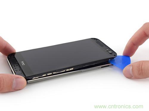 牛人強拆！新HTC One(M8)真機精密做工難修理