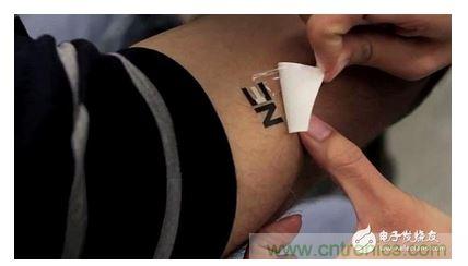  像貼紙一樣，汗水發(fā)電