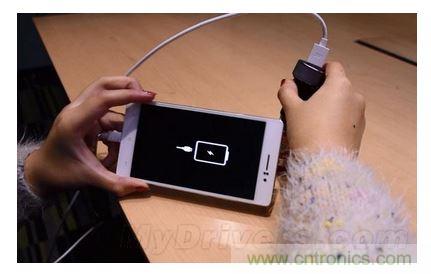 手機(jī)電池寒冷時(shí)為什么總充電?