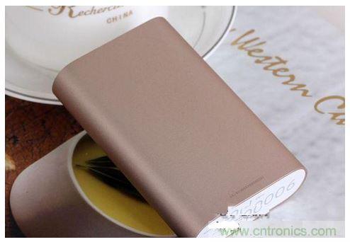 金屬殼更耐燃，價格偏貴