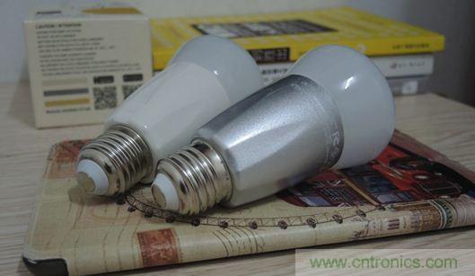 拆解分析:兩款藍(lán)牙LED智能燈泡大比拼