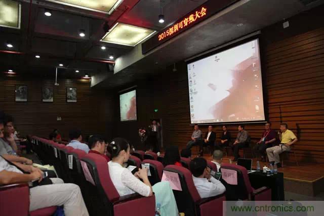 圖8：劉杰博士主持高端對話，嘉賓包括可穿戴領(lǐng)域開拓者陳東義教授，中科院深圳先進院產(chǎn)業(yè)處處長，機器人協(xié)會秘書長畢亞雷，可穿戴聯(lián)盟副秘書長姜文軍，太火鳥深圳總經(jīng)理張翀，機智云CTO劉琰等。