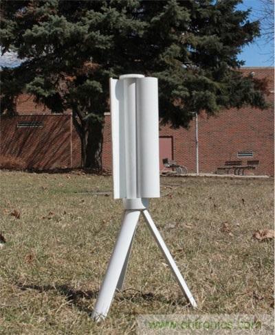 圖3：Skajaquoda的便攜式風(fēng)力發(fā)電機(jī)Trinity，能產(chǎn)生15V的電源并儲(chǔ)存于內(nèi)置15,000mAh鋰聚合物電池中。