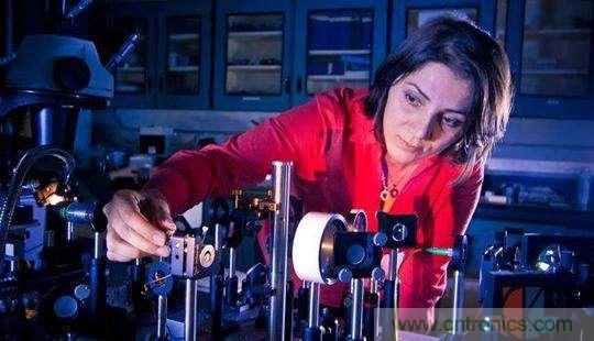 從原理及實現(xiàn)，看&ldquo;光腦&rdquo;的性能如何把&ldquo;電腦&rdquo;秒成渣！