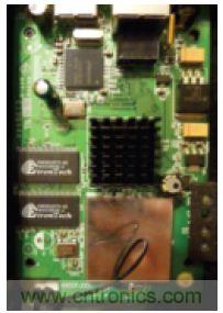 圖2：WPS54G打印服務(wù)器電路板正面。