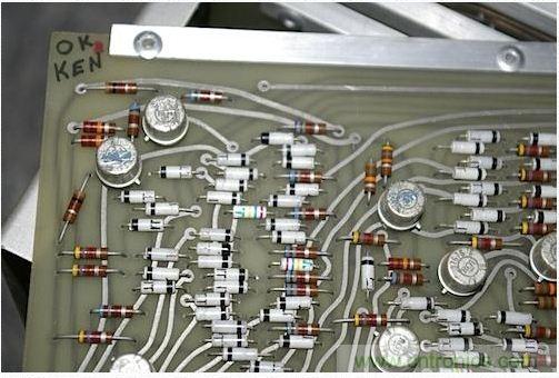 拆解也懷舊，讓人驚嘆的古董級可編程科學(xué)計算器 from 1966