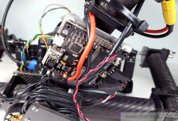 攝影發(fā)燒友：想要相機(jī)穩(wěn)如雞頭，學(xué)我DIY自平衡相機(jī)穩(wěn)定器