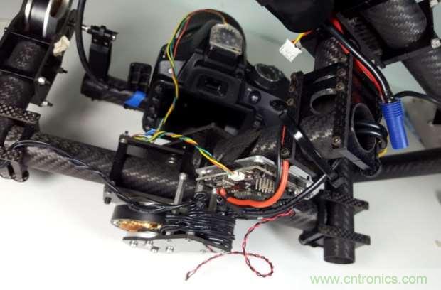 攝影發(fā)燒友：想要相機(jī)穩(wěn)如雞頭，學(xué)我DIY自平衡相機(jī)穩(wěn)定器