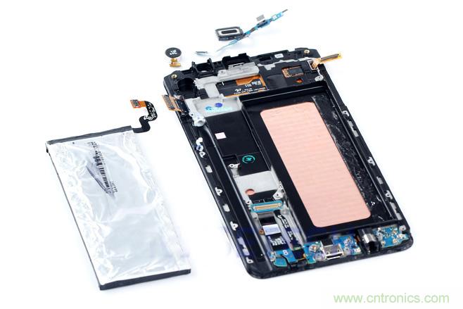 Galaxy Note5拆解，與S系列差距日漸模糊