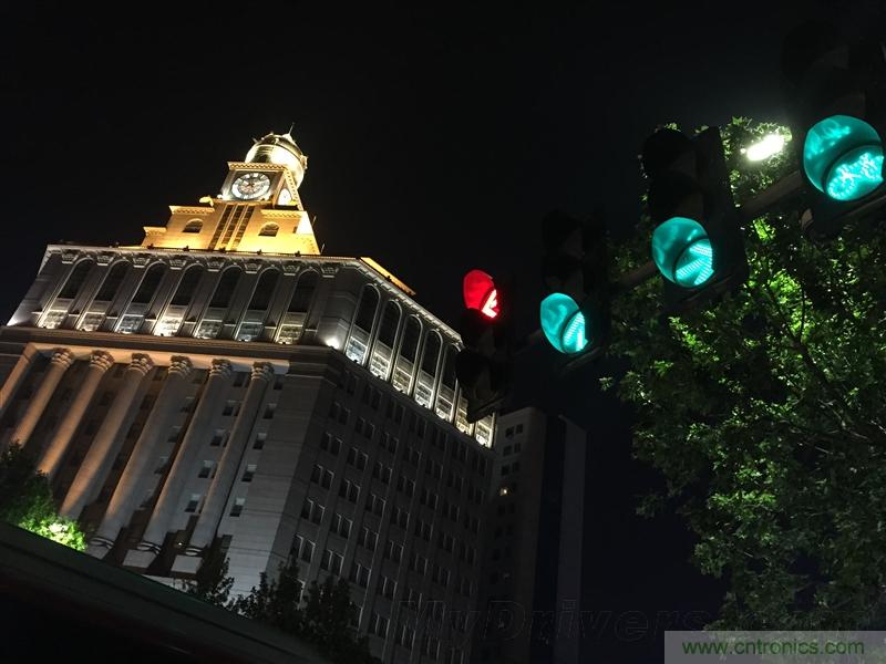 無(wú)邊框的 nubia Z9 ，一款既有驚喜，又有驚艷的智能手機(jī)