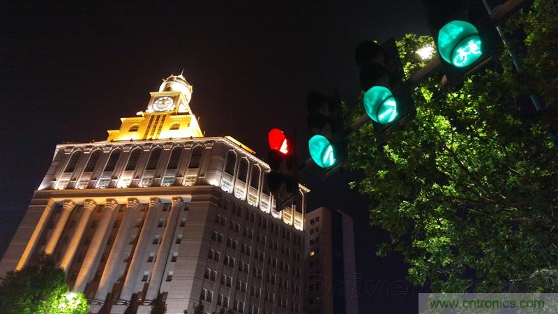 無(wú)邊框的 nubia Z9 ，一款既有驚喜，又有驚艷的智能手機(jī)