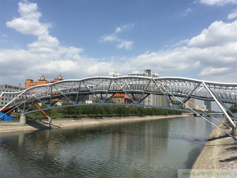 無(wú)邊框的 nubia Z9 ，一款既有驚喜，又有驚艷的智能手機(jī)