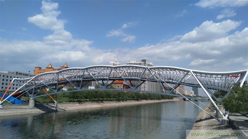 無(wú)邊框的 nubia Z9 ，一款既有驚喜，又有驚艷的智能手機(jī)