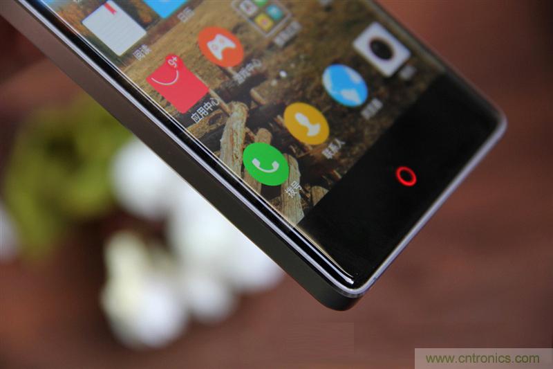 無(wú)邊框的 nubia Z9 ，一款既有驚喜，又有驚艷的智能手機(jī)