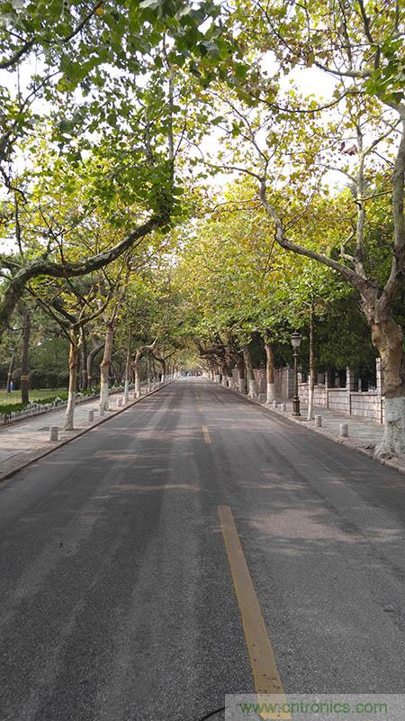 業(yè)界良心 LG V10 評測:剛毅、冷峻，不失人性化