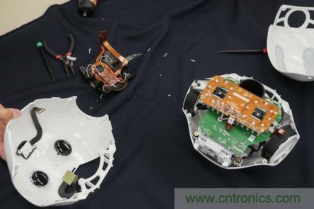 拆解筆記本不過癮，那就來拆拆日本情感機器人吧！