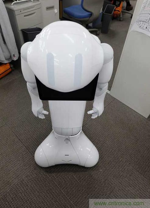 拆解筆記本不過癮，那就來拆拆日本情感機器人吧！